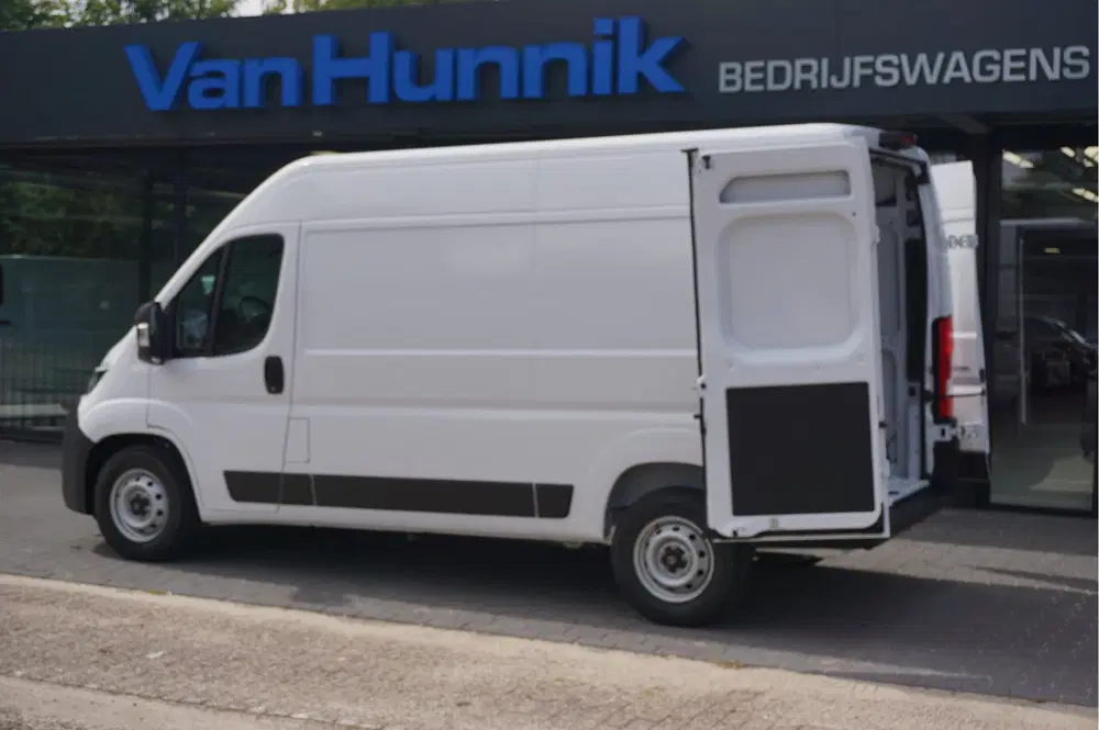 Citroën Jumper 35 2.2 140PK EAT8 Automaat L2H2 BPM VRIJ 1 uit 2024, foto 4