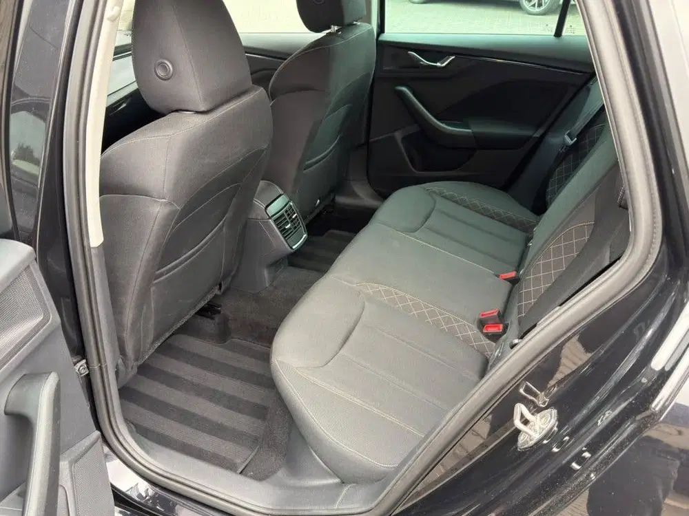 Skoda Kamiq 1.0 TSI DSG uit 2022, foto 18