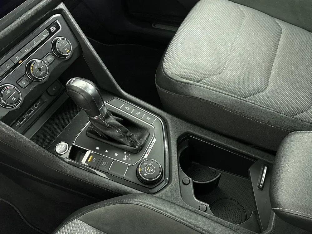 Volkswagen Tiguan 2.0 TSI 4Motion Highline uit 2019, foto 15