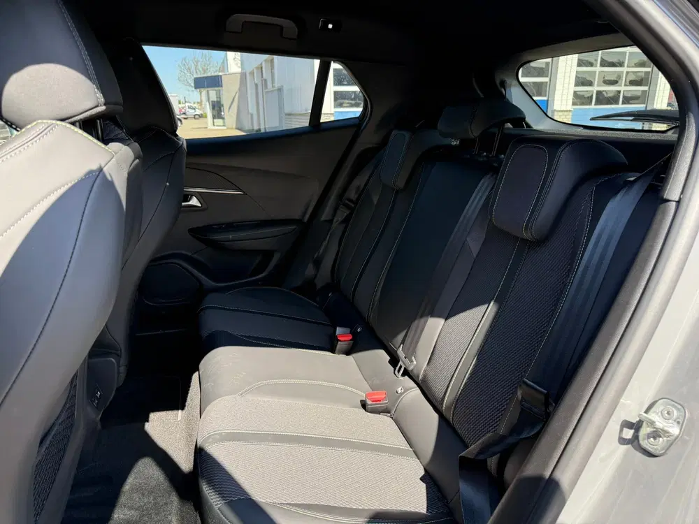 Peugeot 2008 EV GT Avantage 54 kWh uit 2025, foto 15
