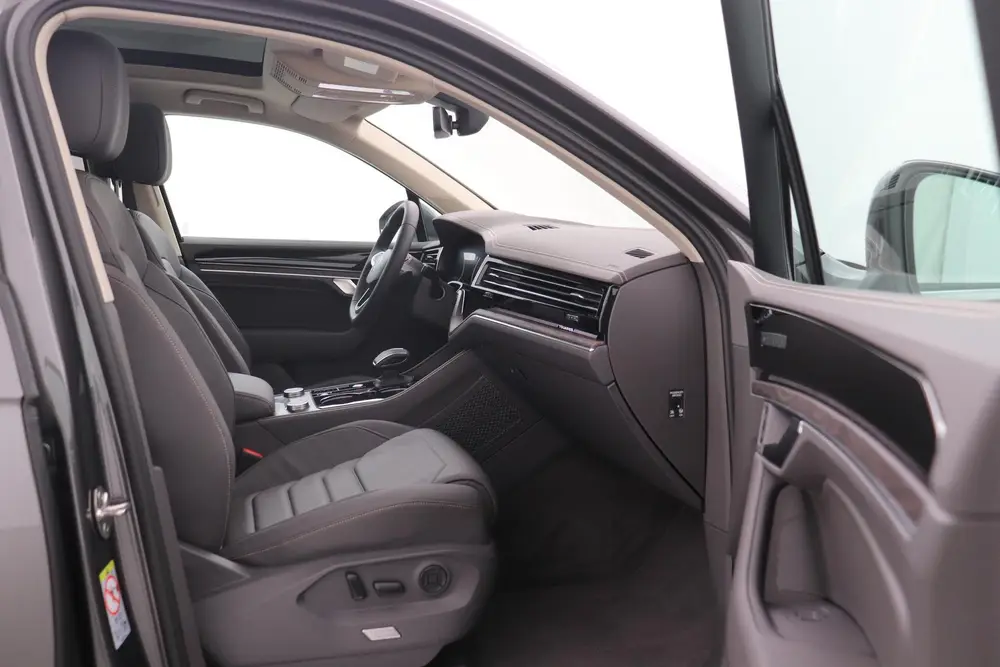 Volkswagen Touareg 3.0 TSi eHybrid 4MOTION Elegance | Luchtv uit 2025, foto 5