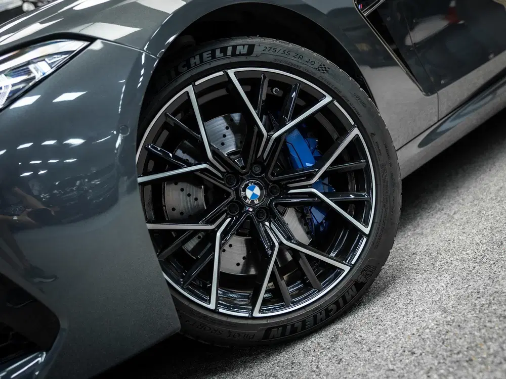 BMW 8-serie M8 Competition uit 2021, foto 2