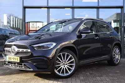 Mercedes-Benz GLA 250 E AMG LINE uit 2022