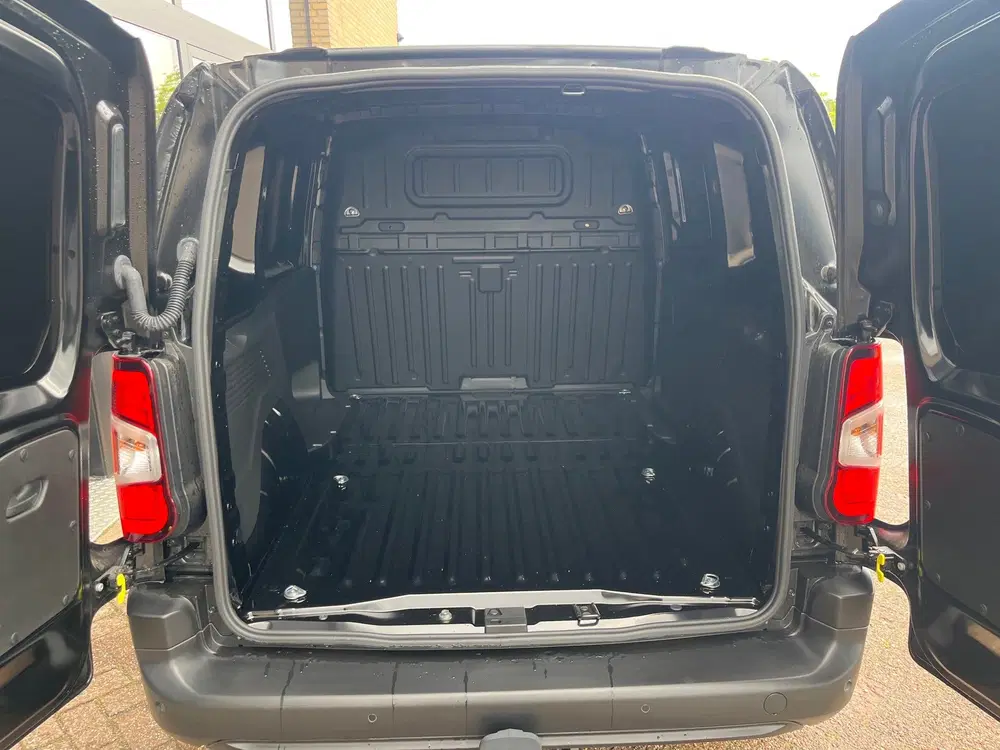 Toyota Proace City 1.5 D-4D L1 Navigator uit 2024, foto 16