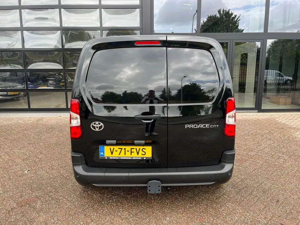 Toyota Proace City 1.5 D-4D L1 Navigator uit 2024, foto 8