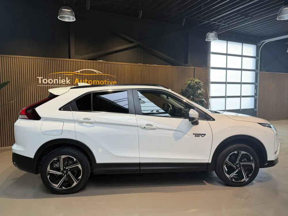 Mitsubishi Eclipse Cross 2.4 PHEV Instyle Adaptive Cruise co uit 2021, foto 2