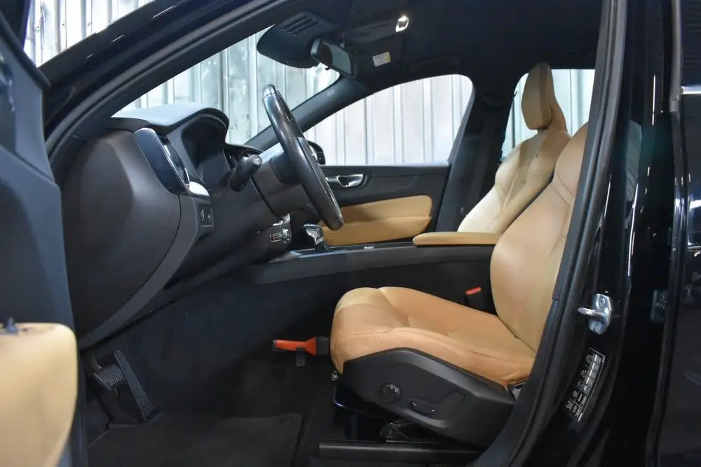 Volvo XC60 T4 190PK Momentum | Leder | Navi | Cruise Control uit 2019, foto 12