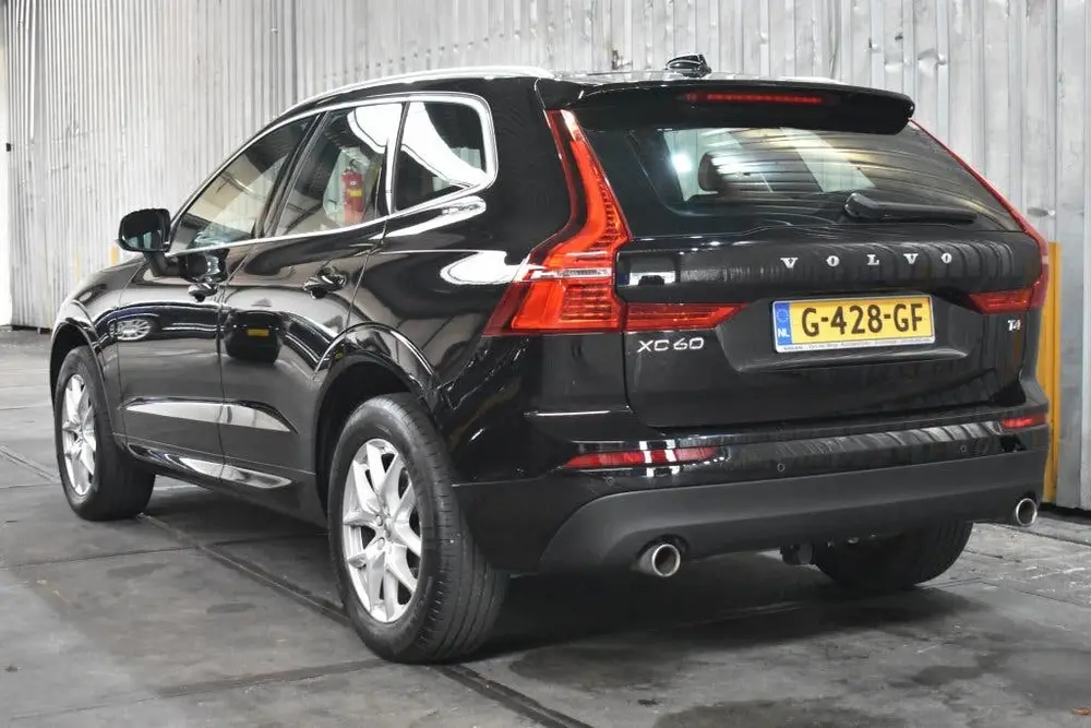 Volvo XC60 T4 190PK Momentum | Leder | Navi | Cruise Control uit 2019, foto 2