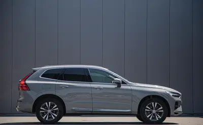 Volvo XC60 T6 Plug-In Hybrid AWD Core Bright Panorama uit 2024