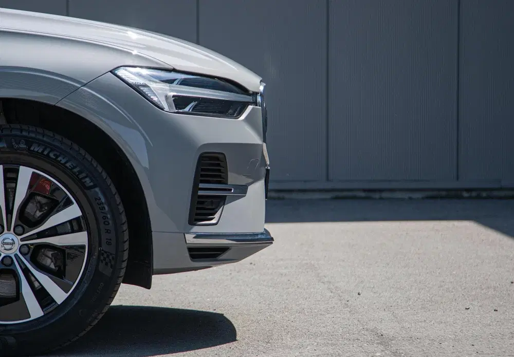 Volvo XC60 T6 Plug-In Hybrid AWD Core Bright Panorama uit 2024, foto 16