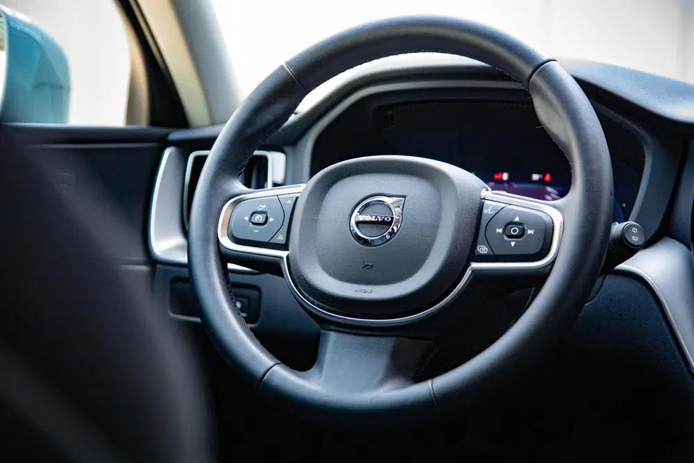 Volvo XC60 T6 Plug-In Hybrid AWD Core Bright Panorama uit 2024, foto 20