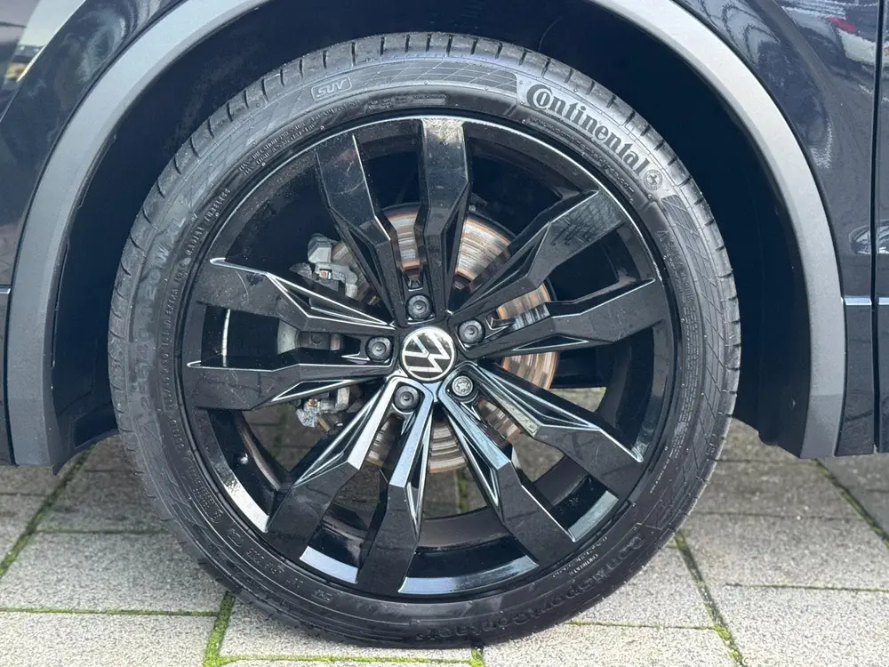 Volkswagen Tiguan 1.5 TSI R-Line Blackstyle uit 2022, foto 18