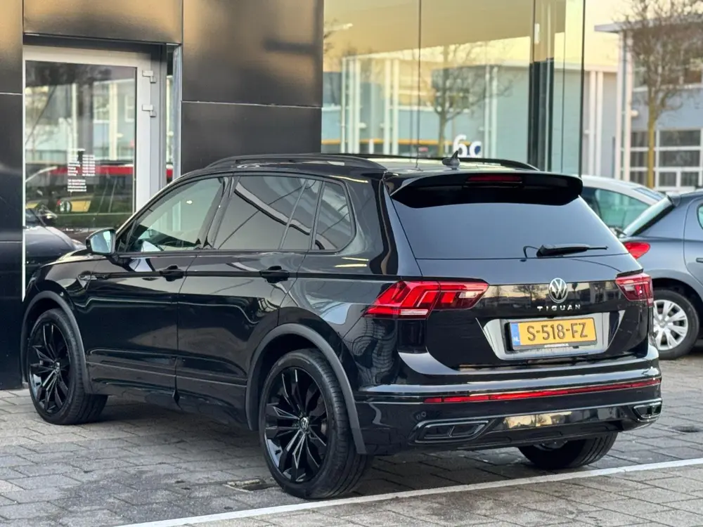 Volkswagen Tiguan 1.5 TSI R-Line Blackstyle uit 2022, foto 19