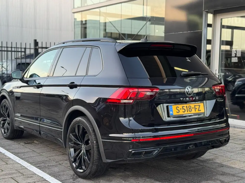 Volkswagen Tiguan 1.5 TSI R-Line Blackstyle uit 2022, foto 8