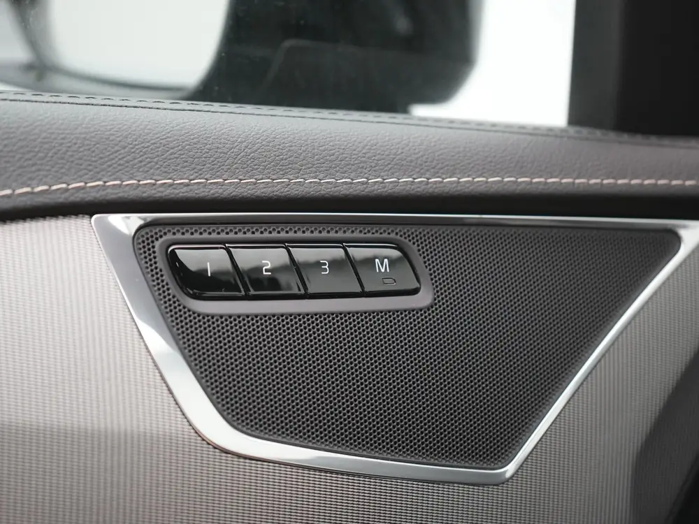 Volvo XC90 T8 Twin Engine AWD R-Design 7 Persoons PHE uit 2019, foto 12