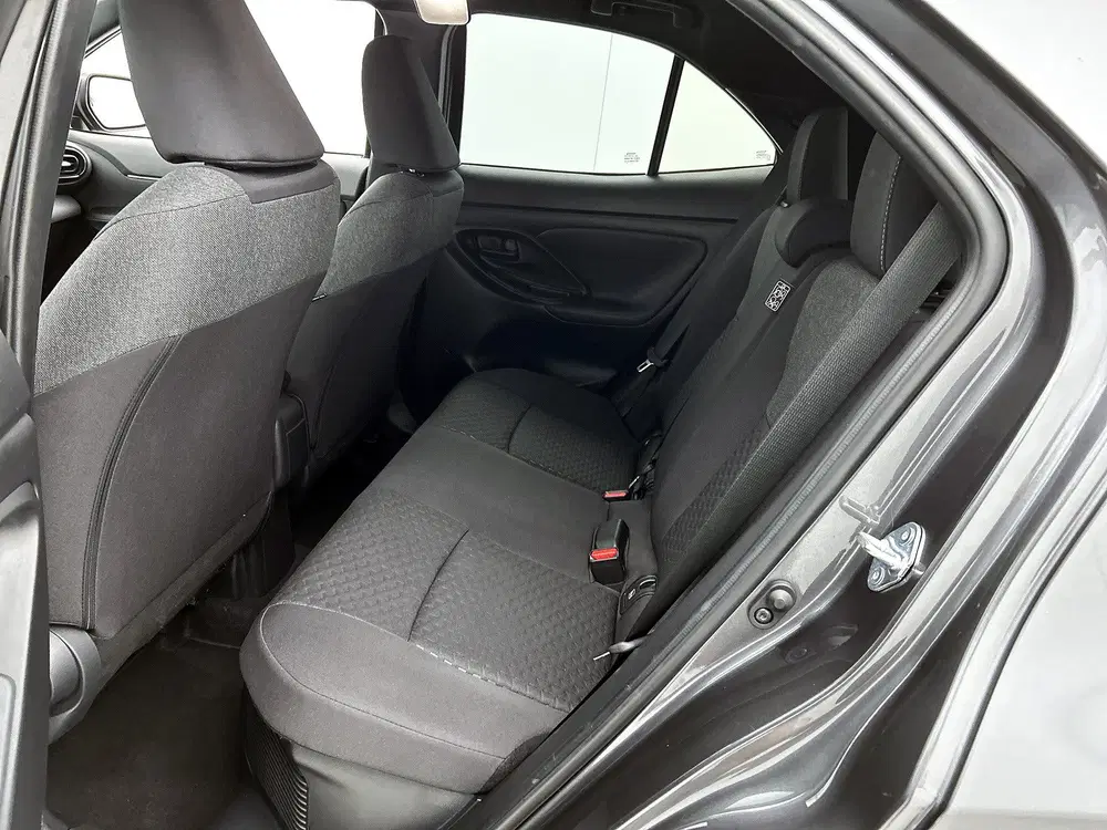Toyota Yaris Cross 1.5 Hybrid 115 First Edition uit 2025, foto 18