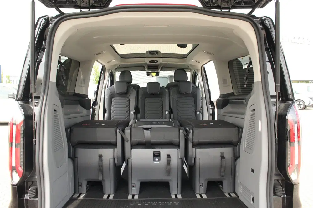 Ford Tourneo Custom 2.5 PHEV 233pk L2H1 Titanium X uit 2026, foto 16
