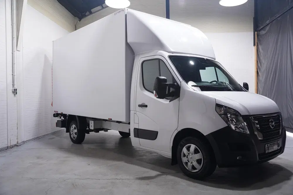 Nissan Interstar 2.3 DCi 163 pk Bakwagen met Laadklep Navi uit 2024, foto 2