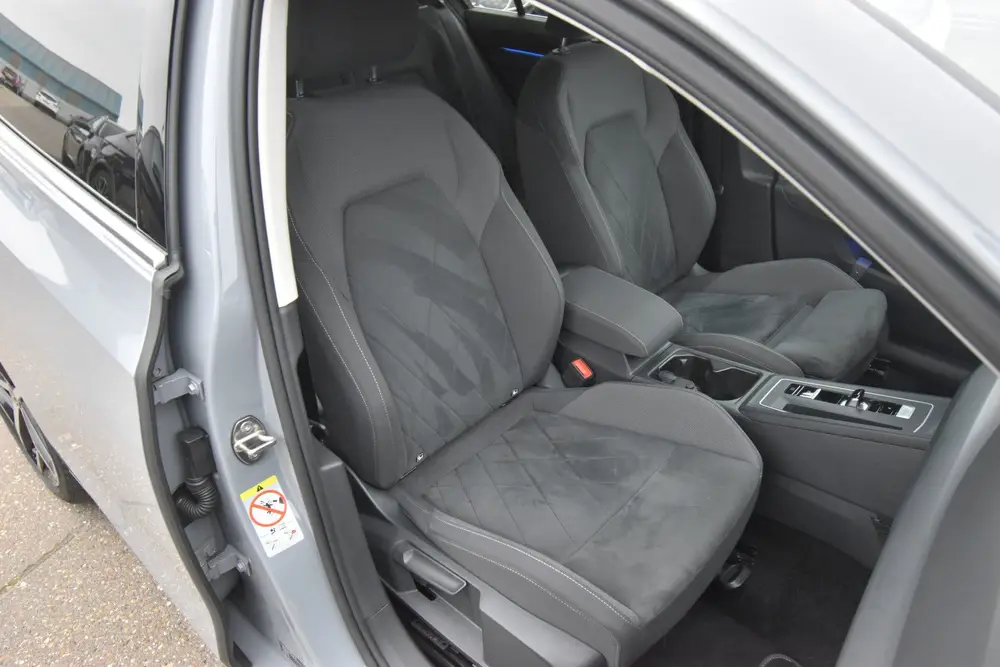 Volkswagen Golf 1.4 eHybrid Style , VIRTUAL COCKPIT , NAVI uit 2022, foto 9