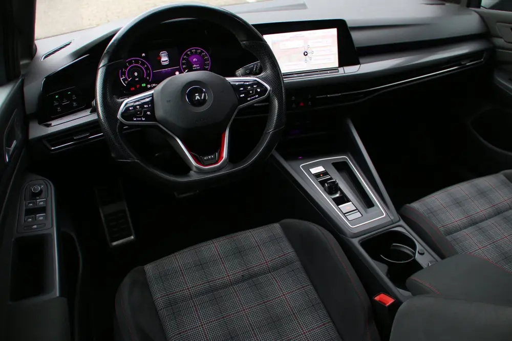 Volkswagen Golf 2.0 TSI GTI PANO-DAK STUURVERW. ADP. CRUISE! uit 2021, foto 9