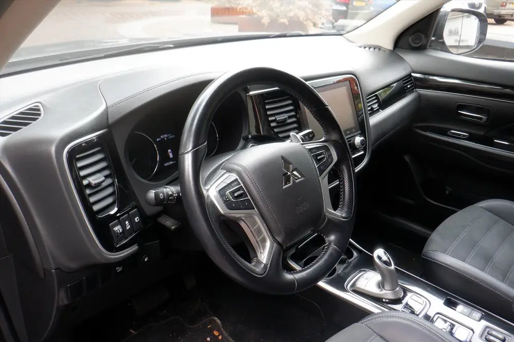 Mitsubishi Outlander 2.4 DOHC MIVEC PHEV 240pk 4WD Aut Inten uit 2019, foto 10