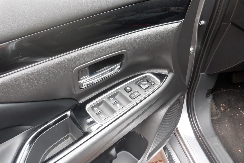 Mitsubishi Outlander 2.4 DOHC MIVEC PHEV 240pk 4WD Aut Inten uit 2019, foto 11