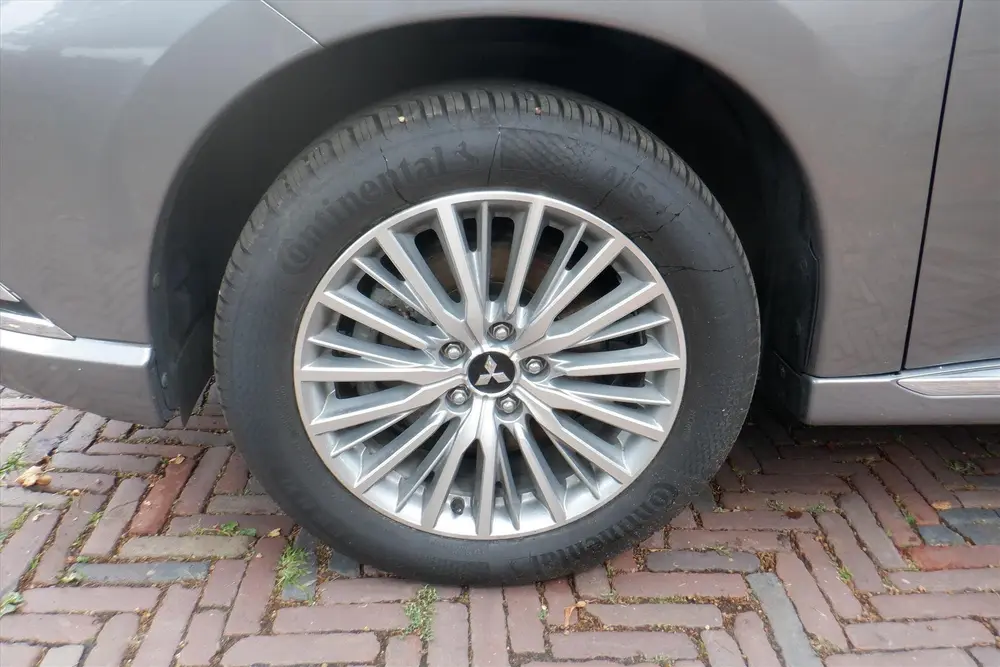 Mitsubishi Outlander 2.4 DOHC MIVEC PHEV 240pk 4WD Aut Inten uit 2019, foto 19