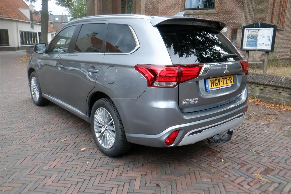 Mitsubishi Outlander 2.4 DOHC MIVEC PHEV 240pk 4WD Aut Inten uit 2019, foto 4