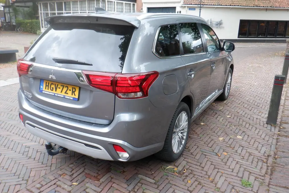 Mitsubishi Outlander 2.4 DOHC MIVEC PHEV 240pk 4WD Aut Inten uit 2019, foto 6
