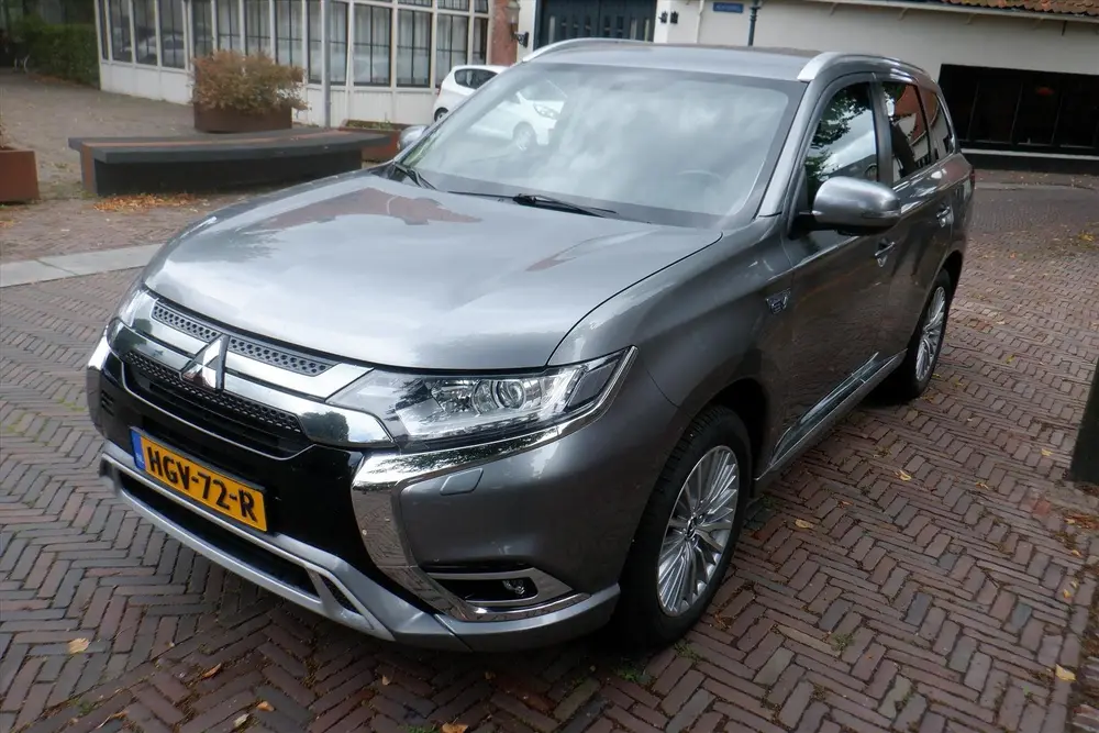 Mitsubishi Outlander 2.4 DOHC MIVEC PHEV 240pk 4WD Aut Inten uit 2019, foto 8
