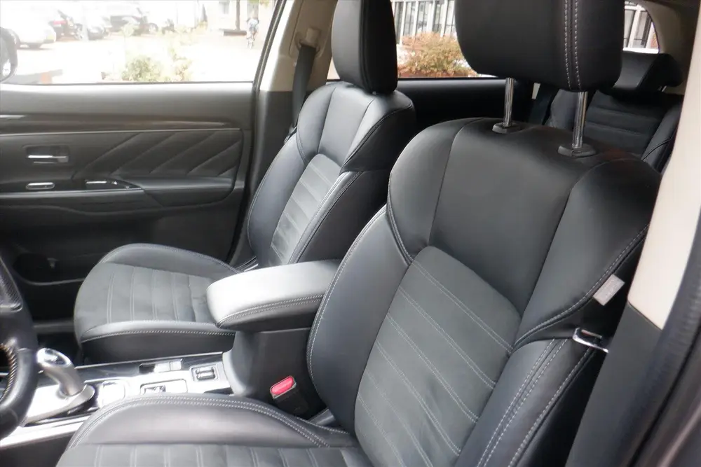 Mitsubishi Outlander 2.4 DOHC MIVEC PHEV 240pk 4WD Aut Inten uit 2019, foto 9
