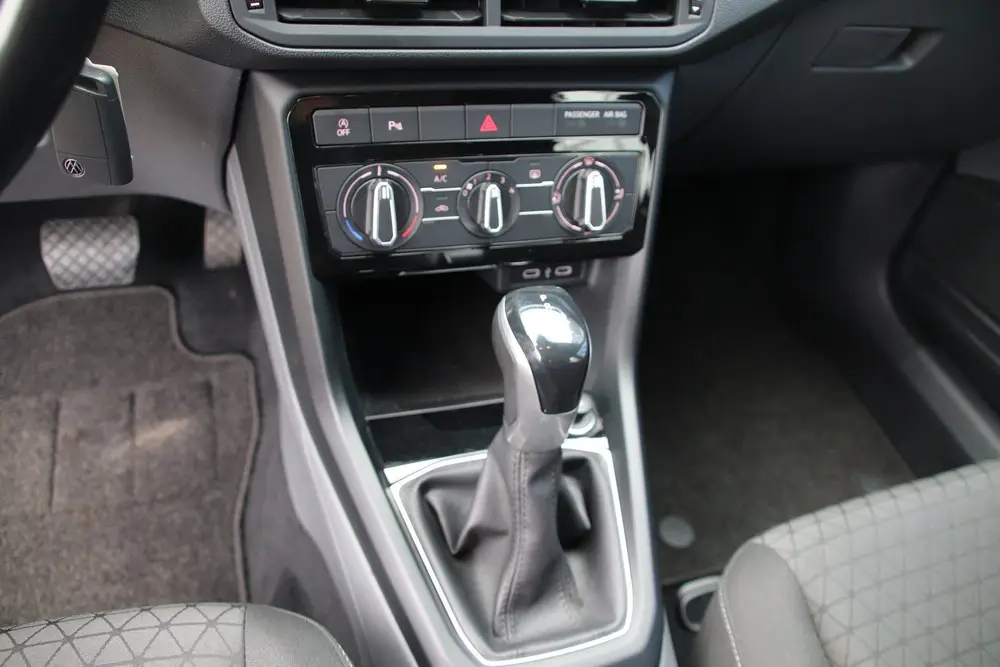 Volkswagen T-Cross 1.0 TSI 110pk NL Life Camera/Navi/ACC/Car uit 2021, foto 17