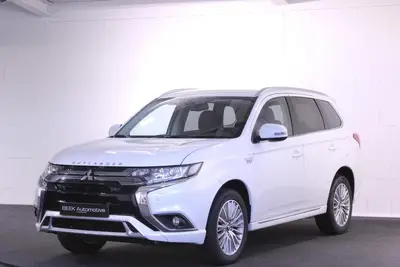 Mitsubishi Outlander 2.4 PHEV Intense | Camera | Leder | Cru uit 2019