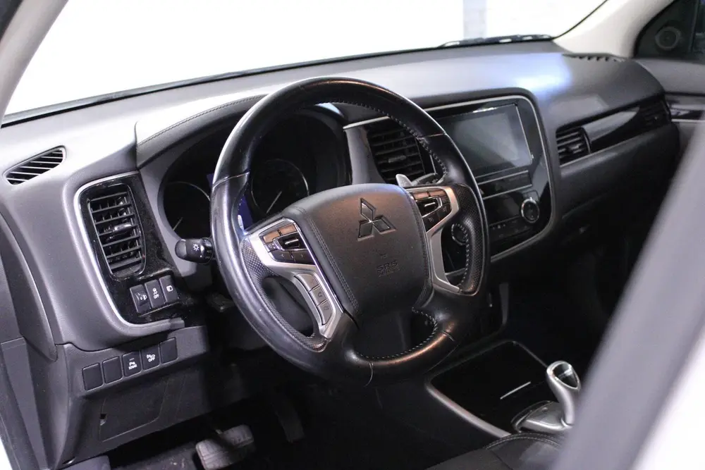 Mitsubishi Outlander 2.4 PHEV Intense | Camera | Leder | Cru uit 2019, foto 12