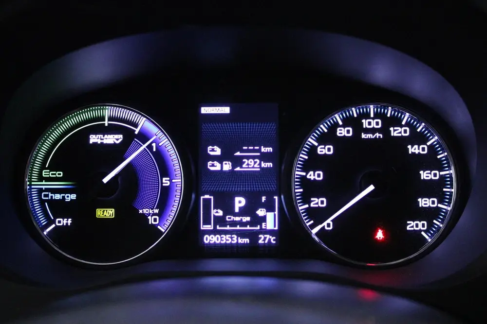 Mitsubishi Outlander 2.4 PHEV Intense | Camera | Leder | Cru uit 2019, foto 14