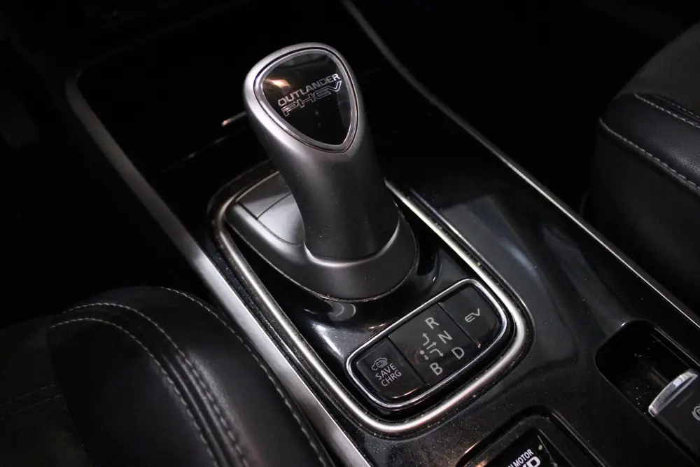 Mitsubishi Outlander 2.4 PHEV Intense | Camera | Leder | Cru uit 2019, foto 20