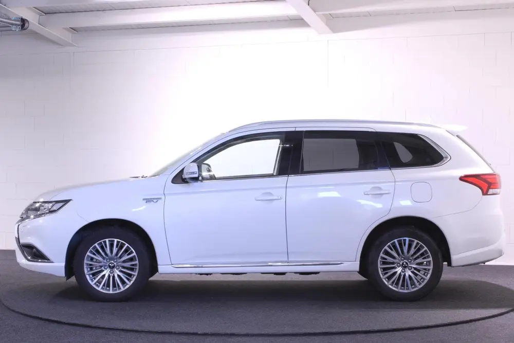 Mitsubishi Outlander 2.4 PHEV Intense | Camera | Leder | Cru uit 2019, foto 5