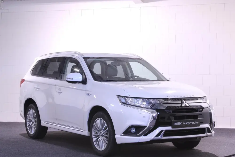 Mitsubishi Outlander 2.4 PHEV Intense | Camera | Leder | Cru uit 2019, foto 6