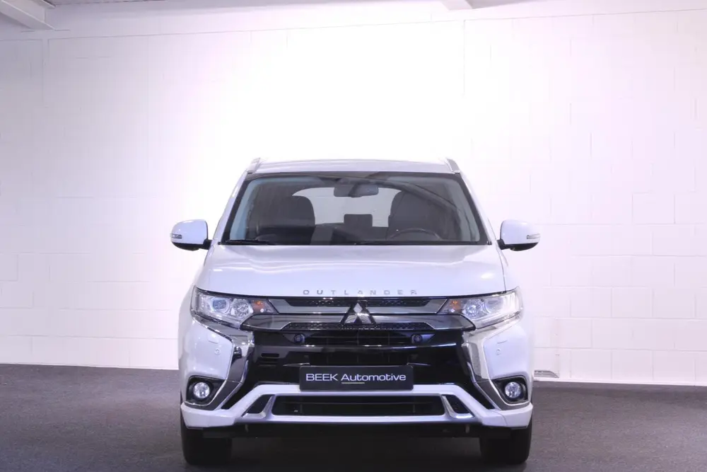 Mitsubishi Outlander 2.4 PHEV Intense | Camera | Leder | Cru uit 2019, foto 8