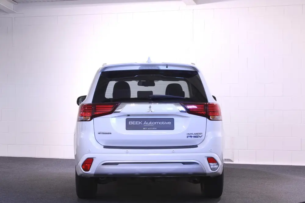 Mitsubishi Outlander 2.4 PHEV Intense | Camera | Leder | Cru uit 2019, foto 9