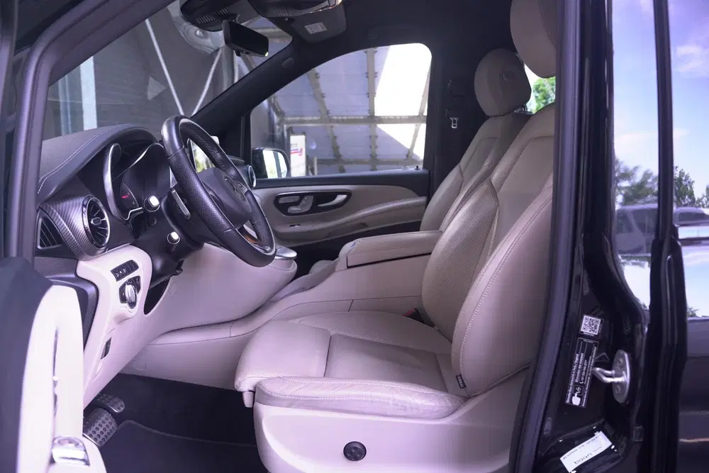 Mercedes-Benz V-Klasse 300d 4-MATIC Lang AMG Line Dubbel Cab uit 2023, foto 20