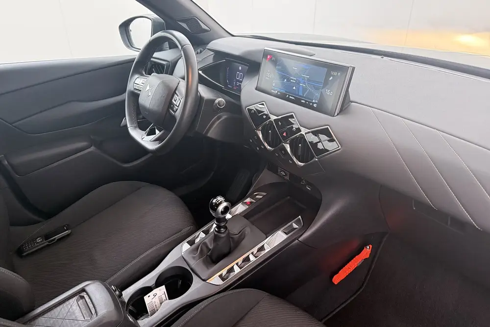 DS Automobiles 3 Crossback DS DS 3 Crossback 1.2T 101 PK Montmartre Trekhaak Carplay Cl uit 2022, foto 15