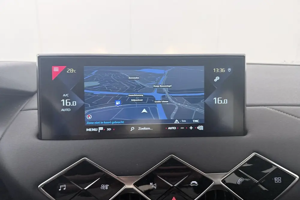 DS Automobiles 3 Crossback DS DS 3 Crossback 1.2T 101 PK Montmartre Trekhaak Carplay Cl uit 2022, foto 19