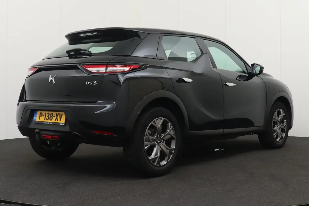 DS Automobiles 3 Crossback DS DS 3 Crossback 1.2T 101 PK Montmartre Trekhaak Carplay Cl uit 2022, foto 2