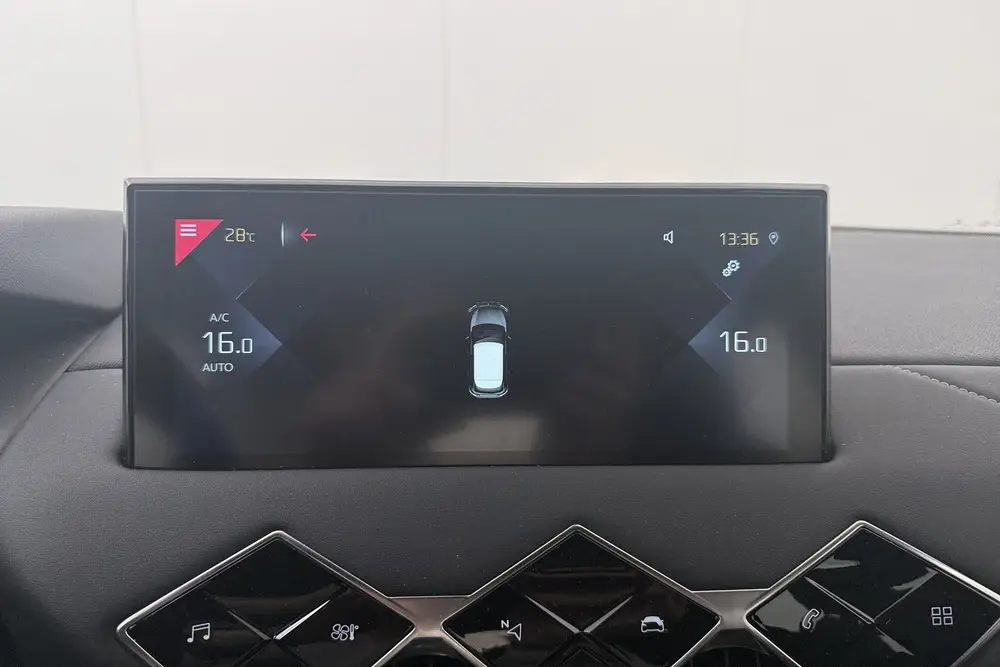 DS Automobiles 3 Crossback DS DS 3 Crossback 1.2T 101 PK Montmartre Trekhaak Carplay Cl uit 2022, foto 20