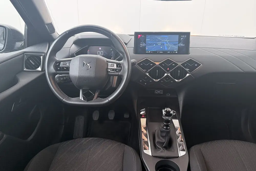 DS Automobiles 3 Crossback DS DS 3 Crossback 1.2T 101 PK Montmartre Trekhaak Carplay Cl uit 2022, foto 8