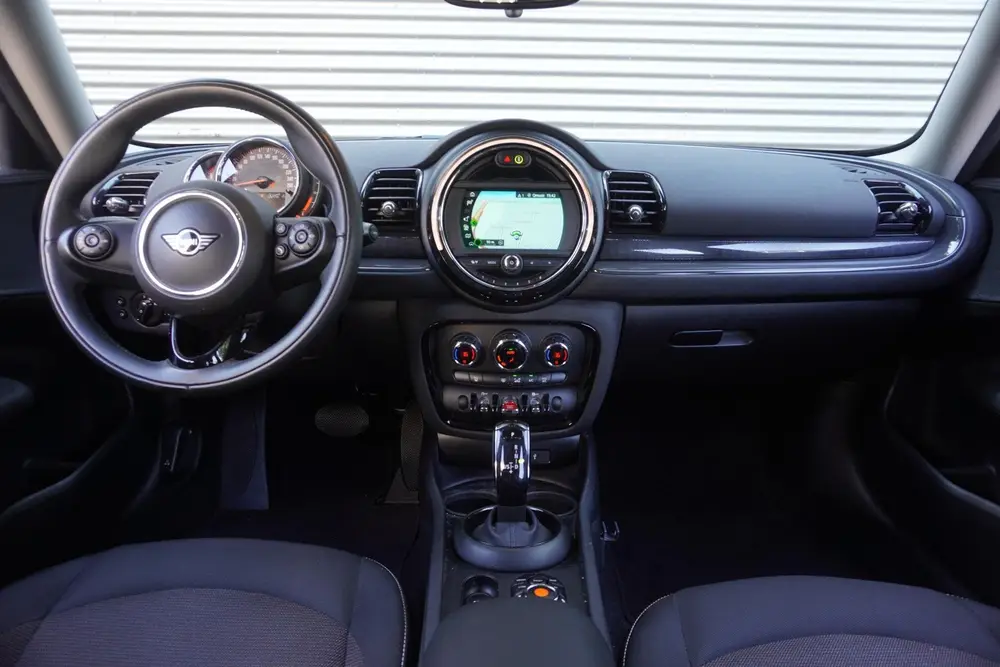 Mini Clubman One uit 2019, foto 11