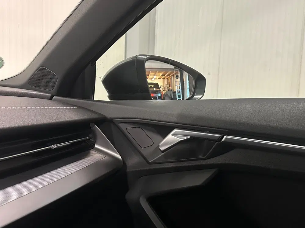 Audi A3 35 TFSI S edition uit 2020, foto 17