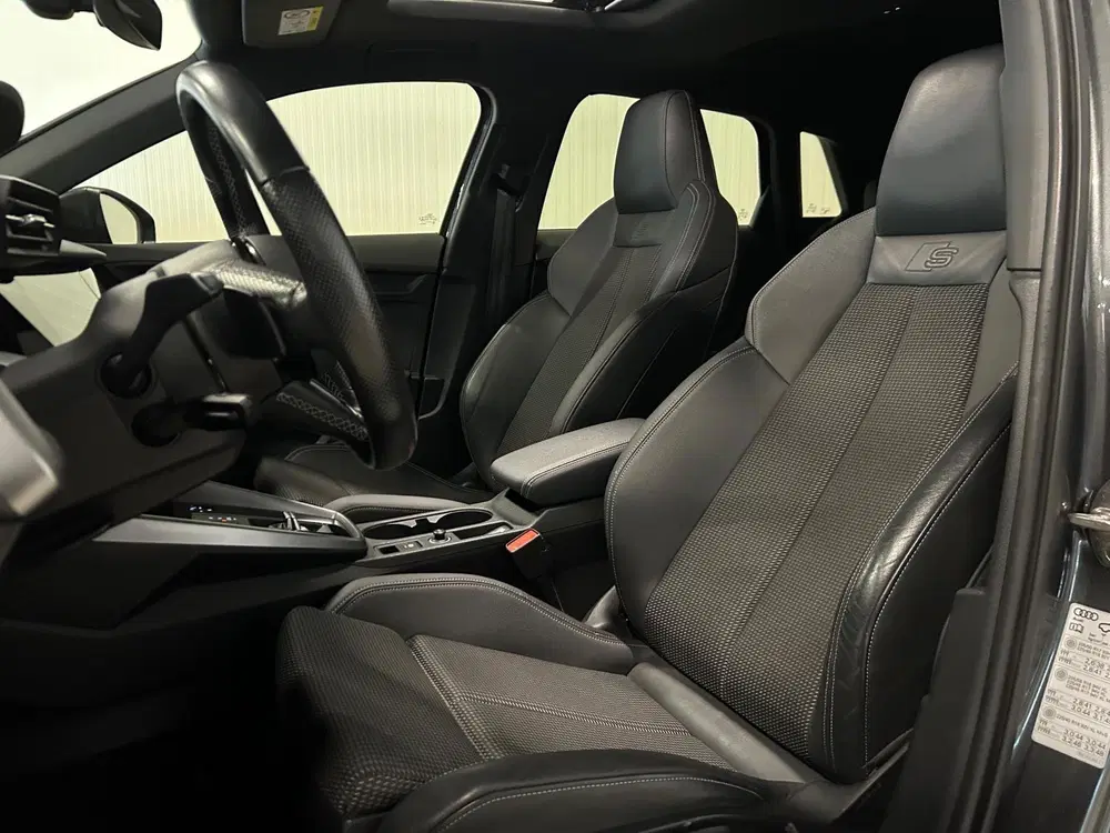Audi A3 35 TFSI S edition uit 2020, foto 4
