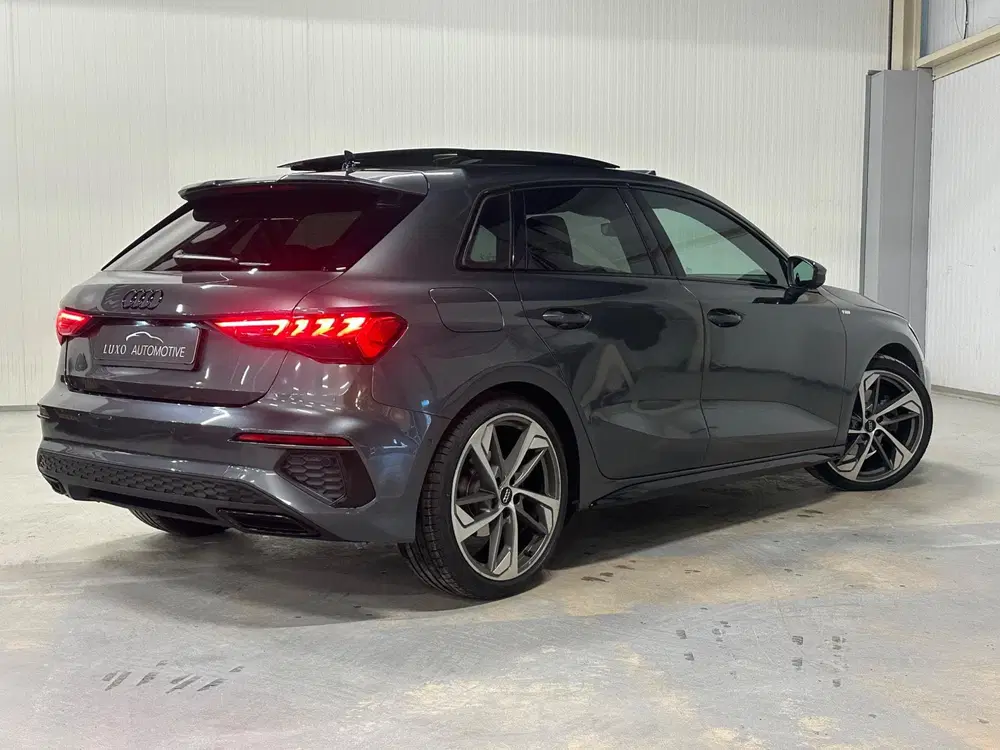 Audi A3 35 TFSI S edition uit 2020, foto 7